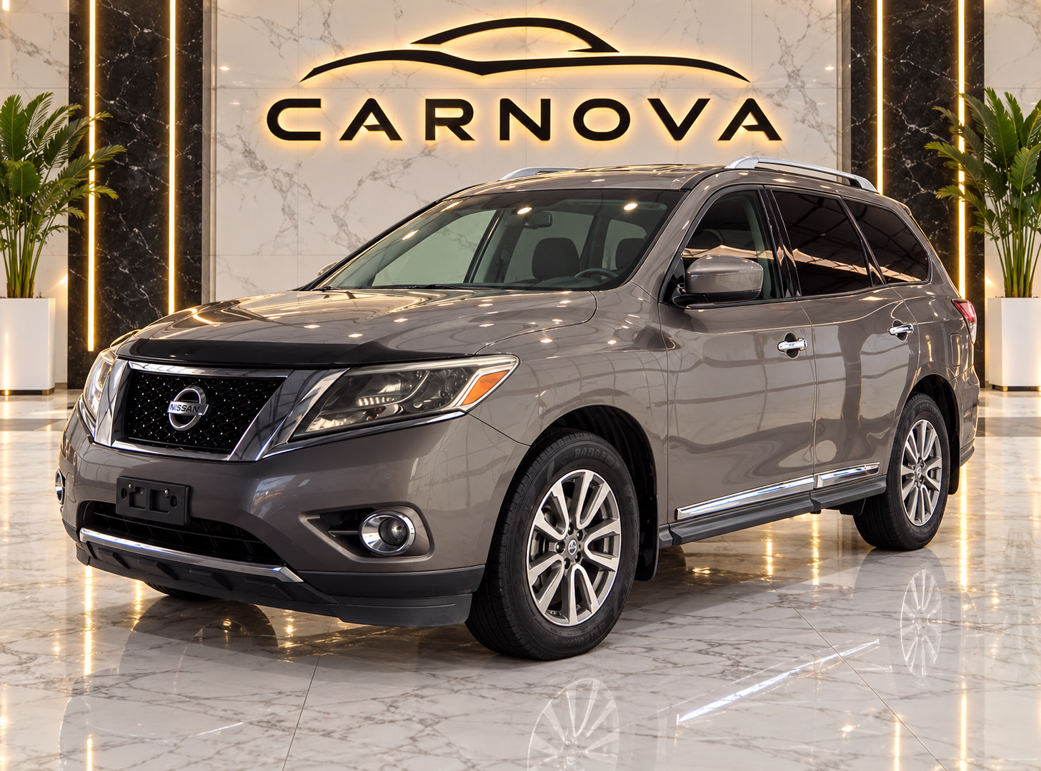Used 2014 Nissan Pathfinder SL w/ SL Tech Package FWD image 2