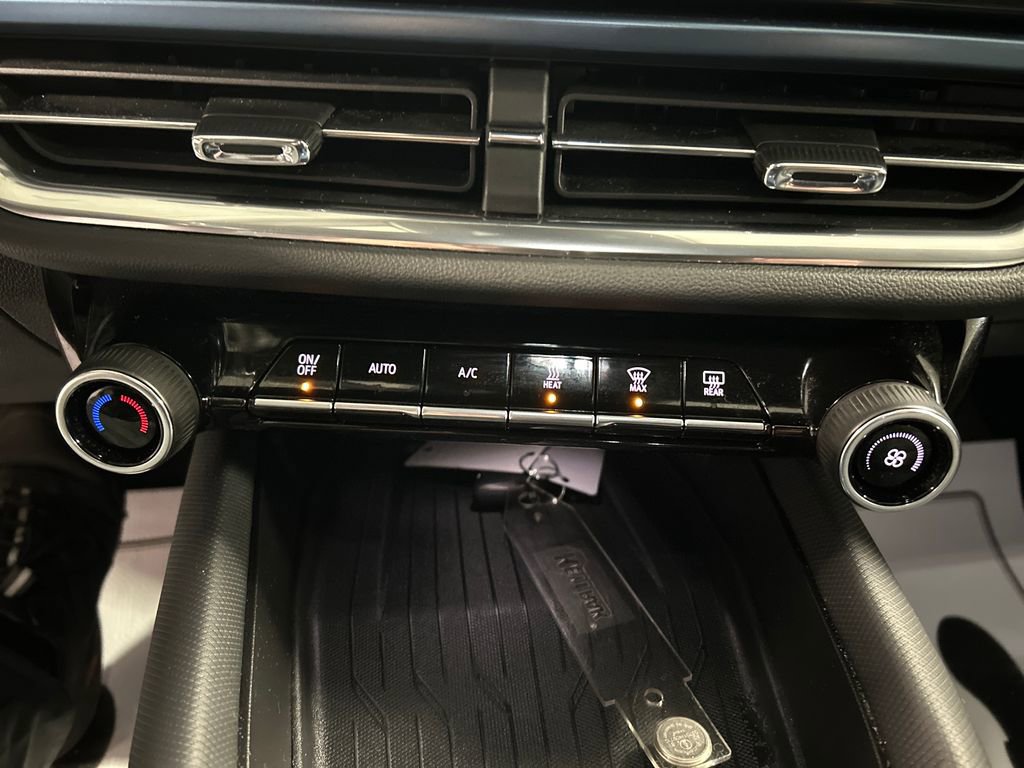 Used 2024 Chevrolet Equinox EV LT image 19