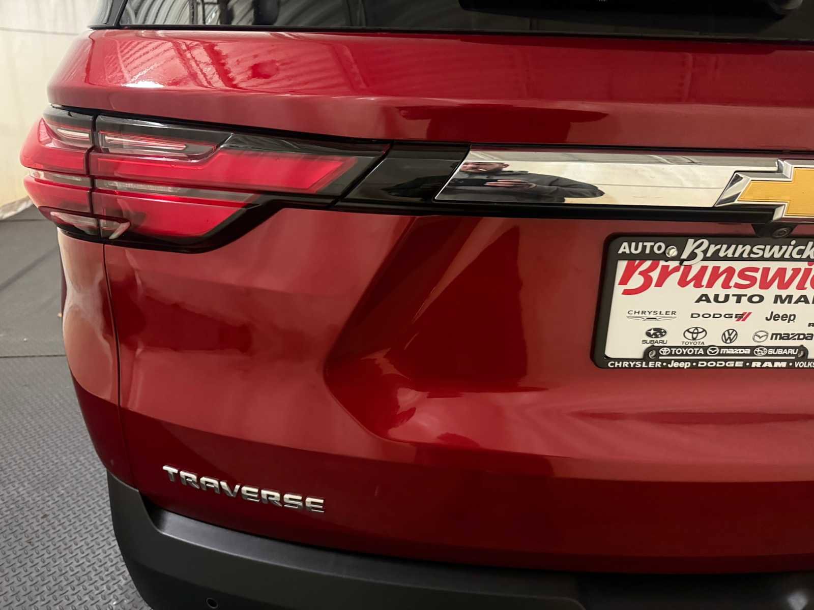 Used 2023 Chevrolet Traverse LT image 17