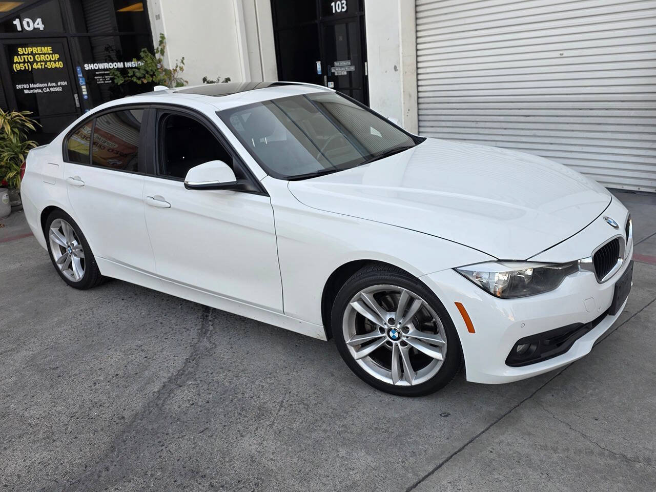 Used 2016 BMW 320i Sedan RWD image 5
