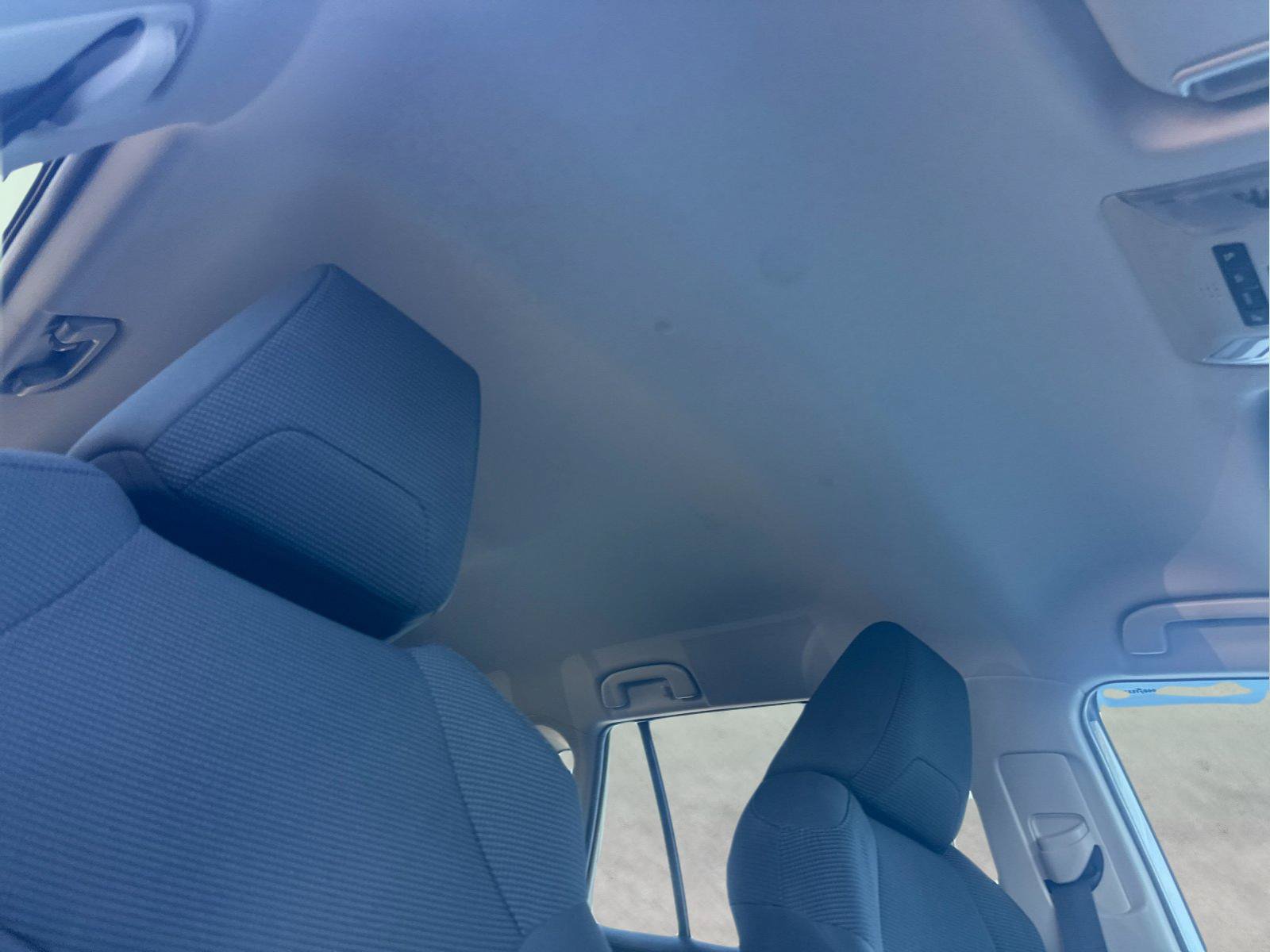 Used 2021 Toyota RAV4 LE FWD image 17