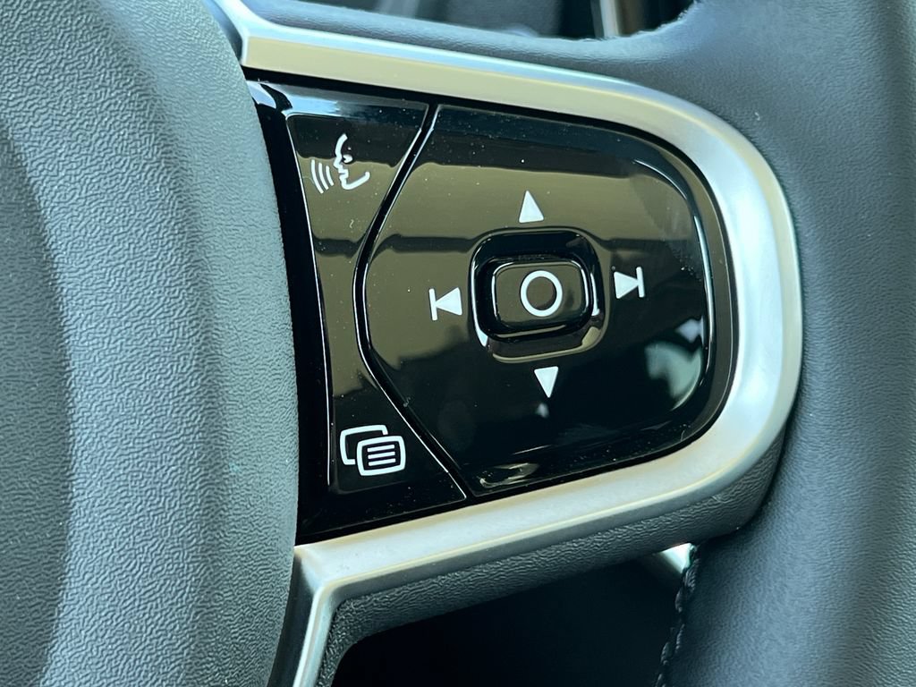 New 2026 Volvo XC90 B6 Plus w/ Protection Package Premier AWD/4WD image 24