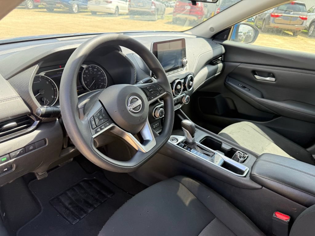 Used 2025 Nissan Sentra SV FWD image 21