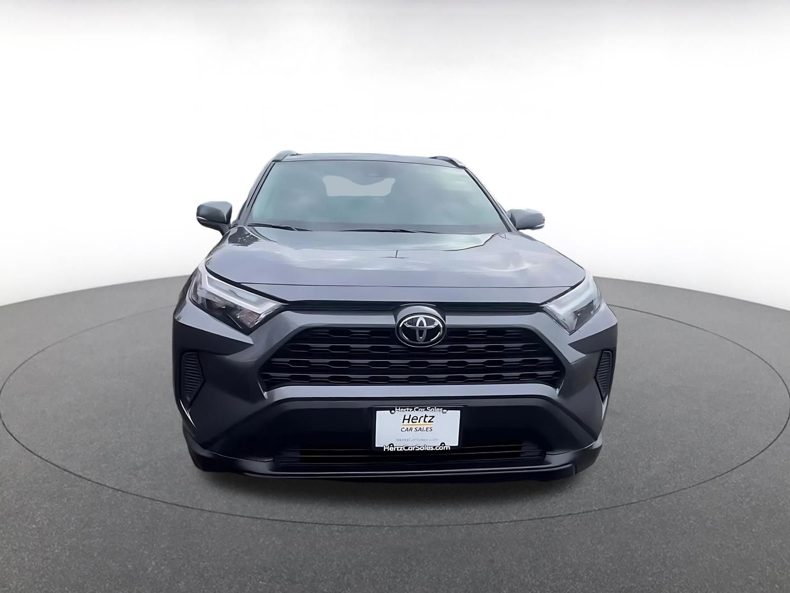 Used 2025 Toyota RAV4 XLE w/ Convenience Package image 4