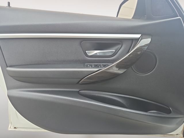 Used 2018 BMW 330e image 16