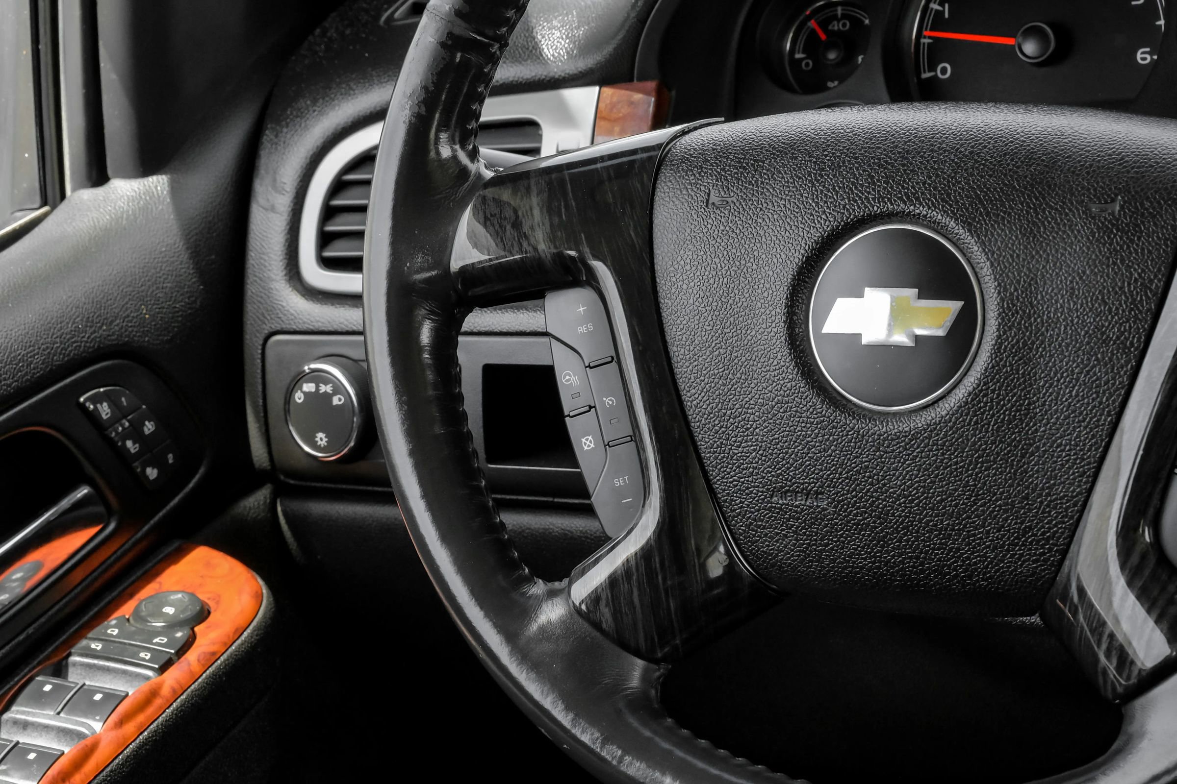 Used 2012 Chevrolet Avalanche LTZ RWD image 17