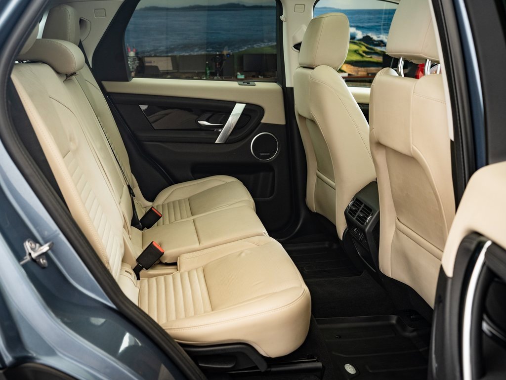 Used 2022 Land Rover Discovery Sport SE image 34