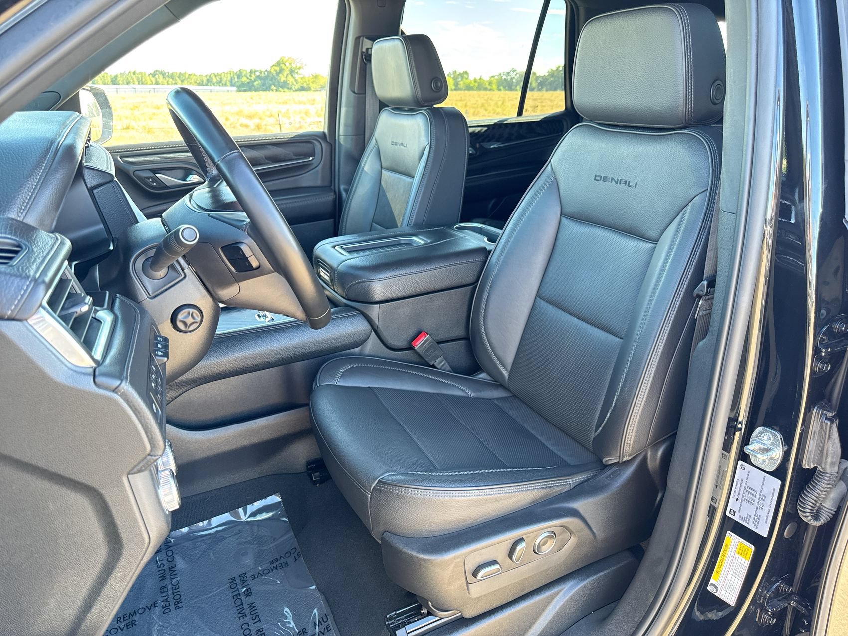 Used 2024 GMC Yukon Denali AWD/4WD image 11
