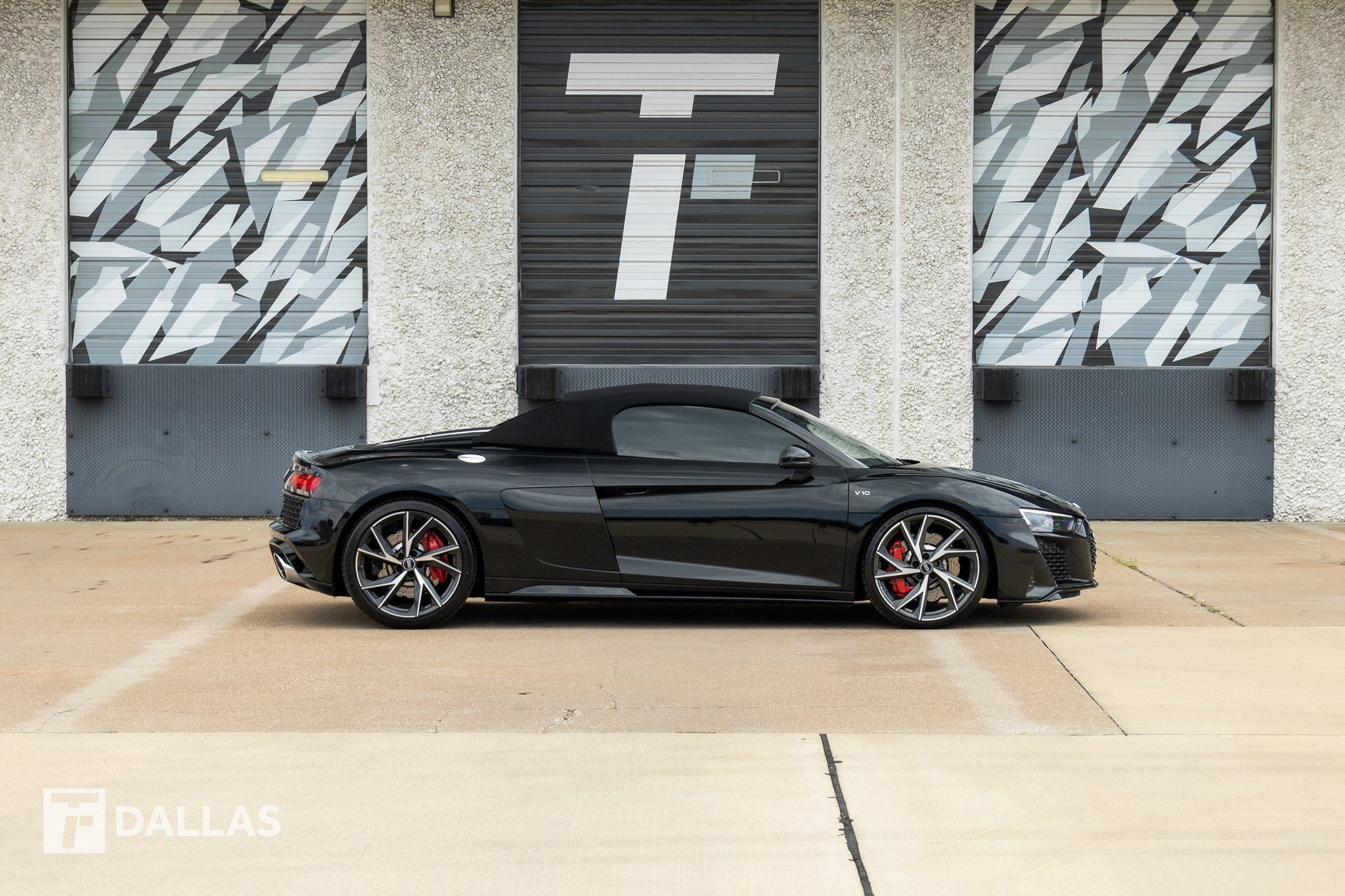 Used 2021 Audi R8 V10 w/ Premium Package RWD image 17