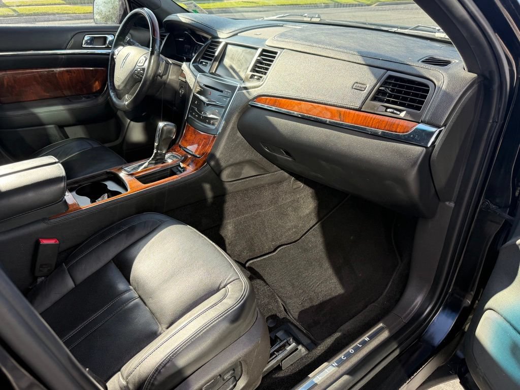 Used 2013 Lincoln MKS AWD image 11