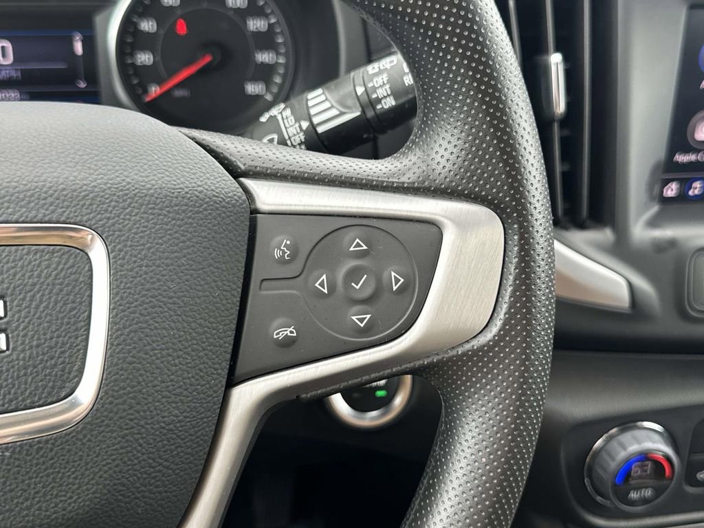 Used 2023 GMC Terrain SLE w/ Driver Convenience Package image 24