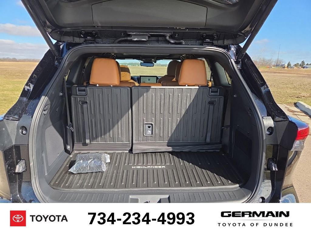 New 2026 Toyota Highlander Platinum image 35