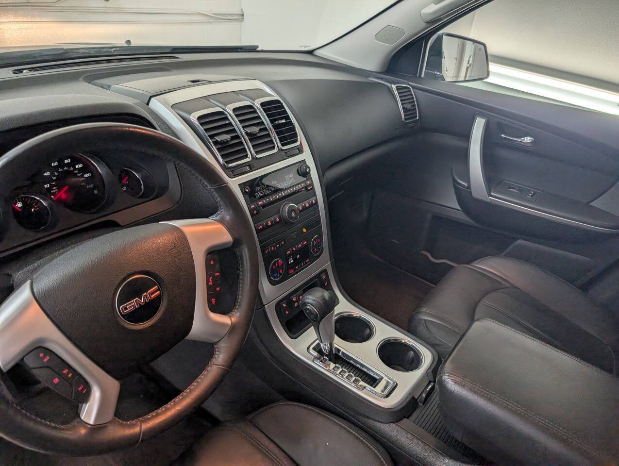 Used 2011 GMC Acadia SLT AWD/4WD image 12