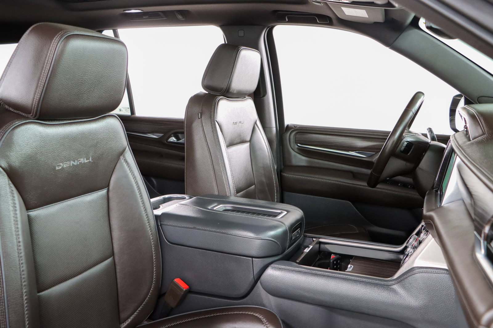 Used 2023 GMC Yukon Denali w/ LPO, Floor Liner Package AWD/4WD image 31