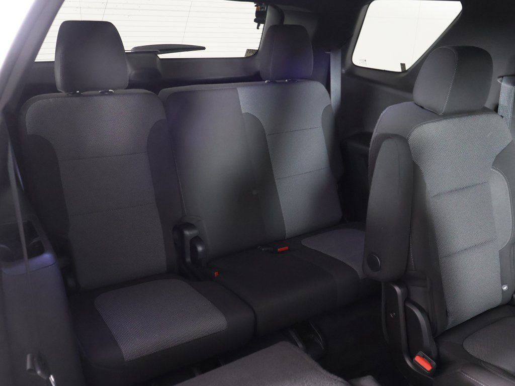 Used 2023 Chevrolet Traverse LT w/ LPO, Floor Liner Package image 38