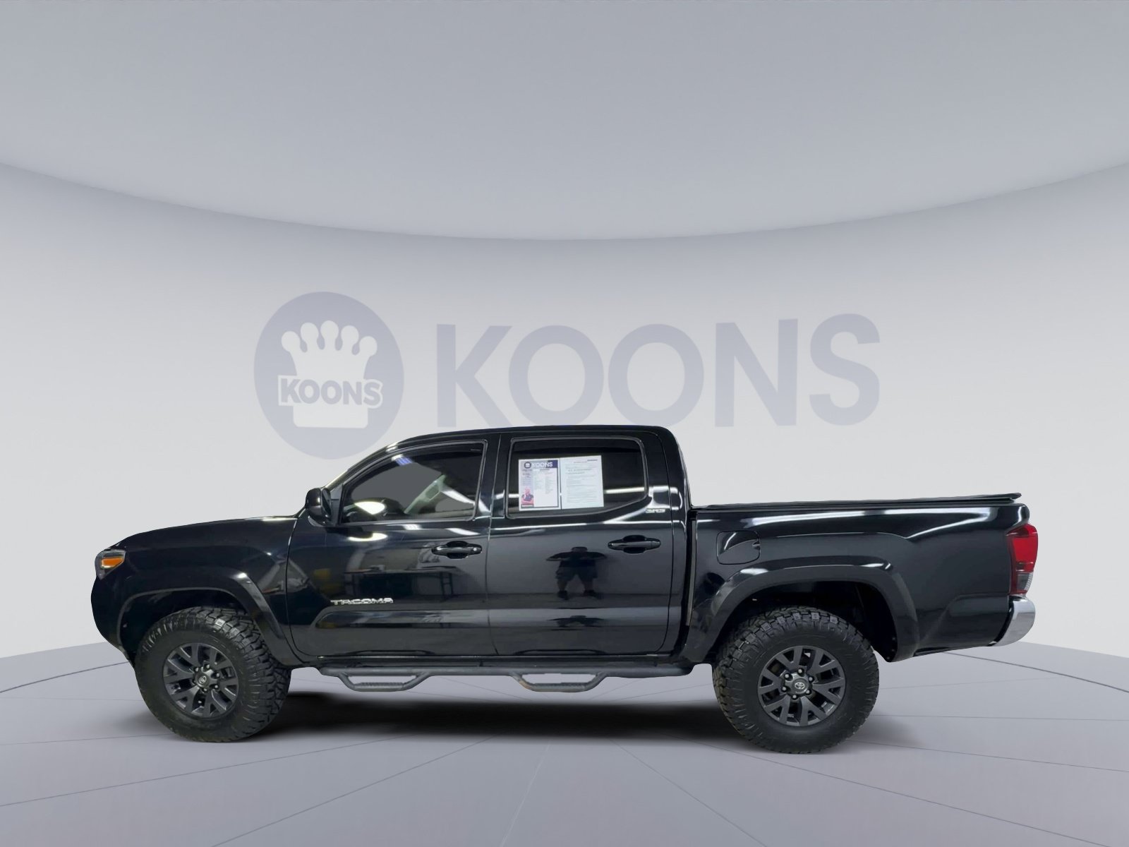 Used 2021 Toyota Tacoma SR5 RWD image 12