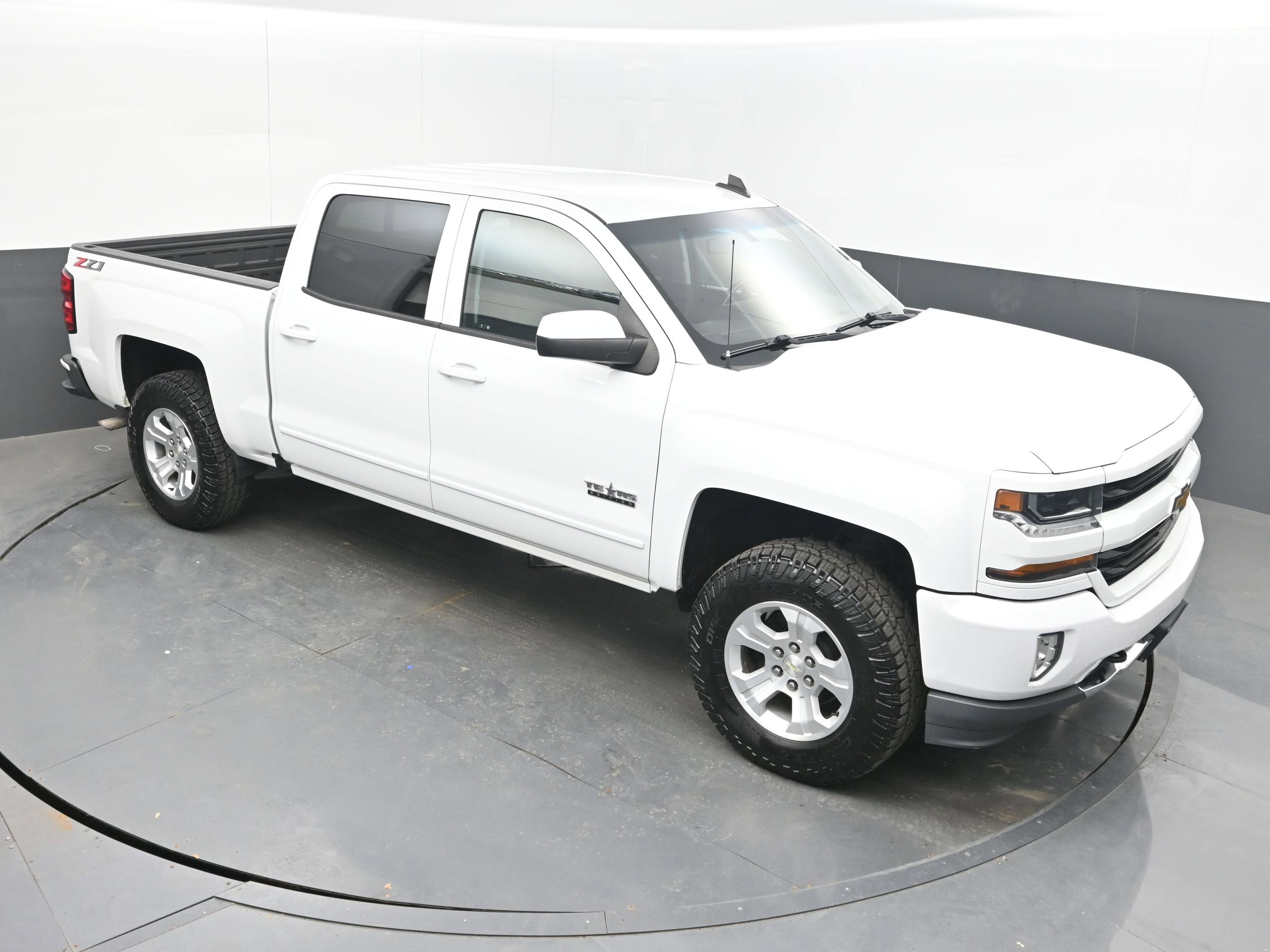 Used 2018 Chevrolet Silverado 1500 LT w/ Texas Edition image 33