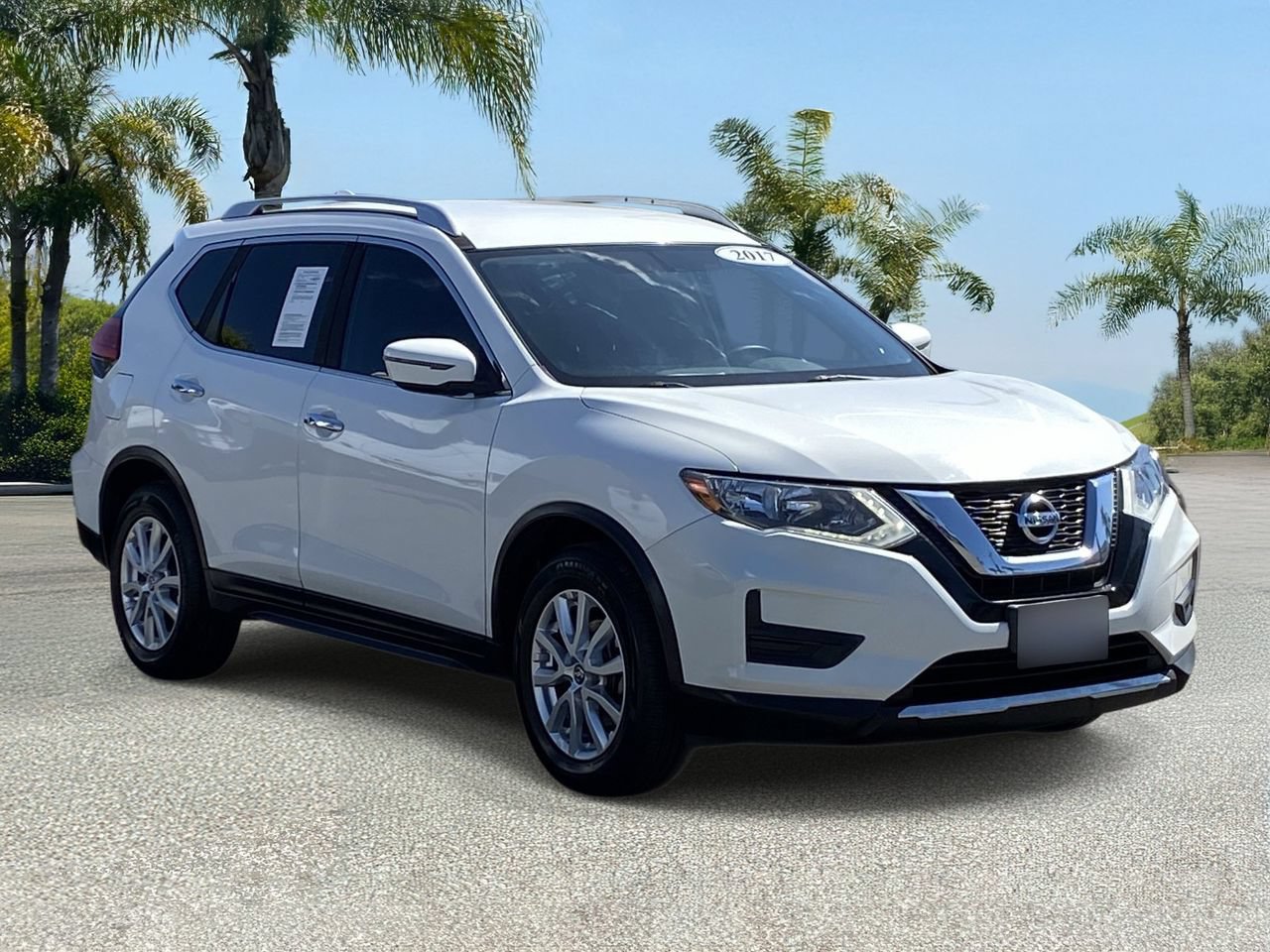 Used 2017 Nissan Rogue SV FWD image 6