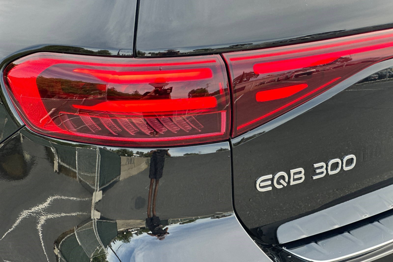 Certified 2024 Mercedes-Benz EQB 300 4MATIC image 12