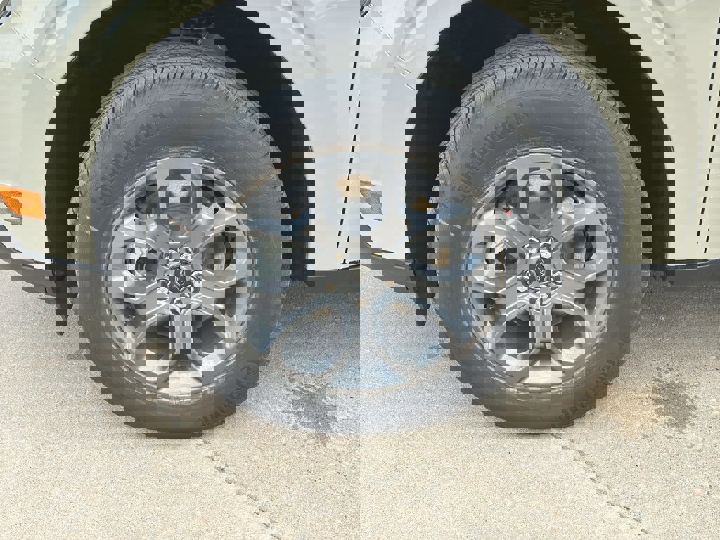 New 2025 Ford Maverick XLT w/ XLT Luxury Package image 3