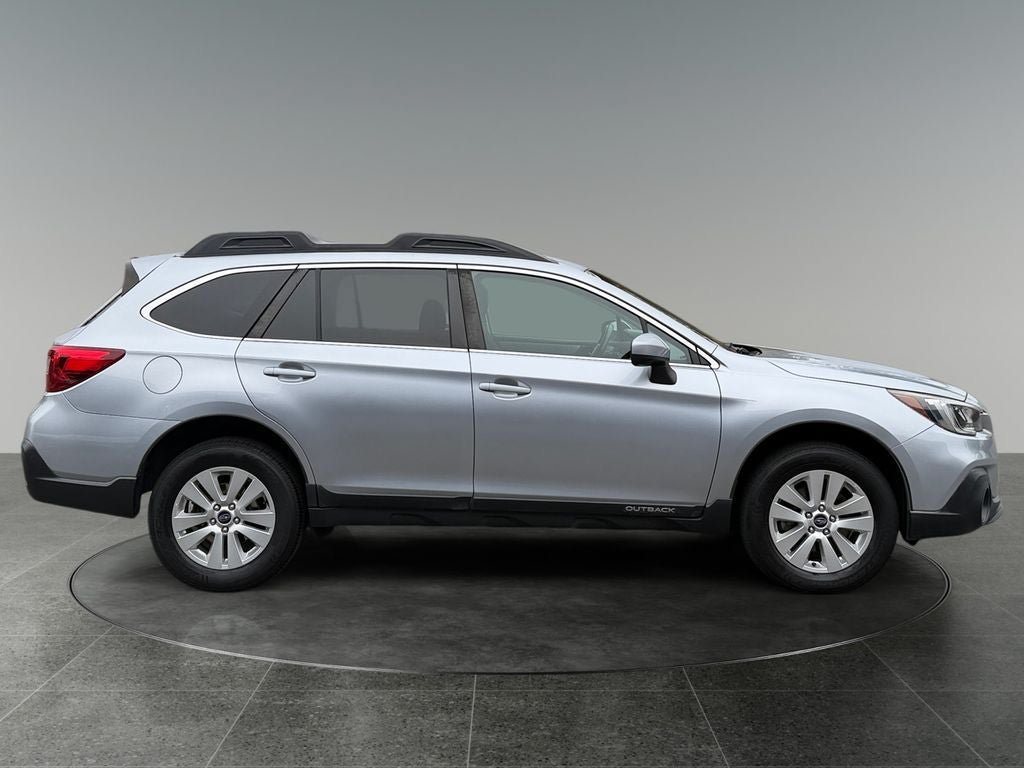 Used 2018 Subaru Outback 2.5i Premium AWD/4WD image 10
