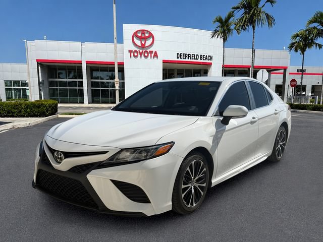 Used 2019 Toyota Camry SE w/ Convenience Package FWD image 3
