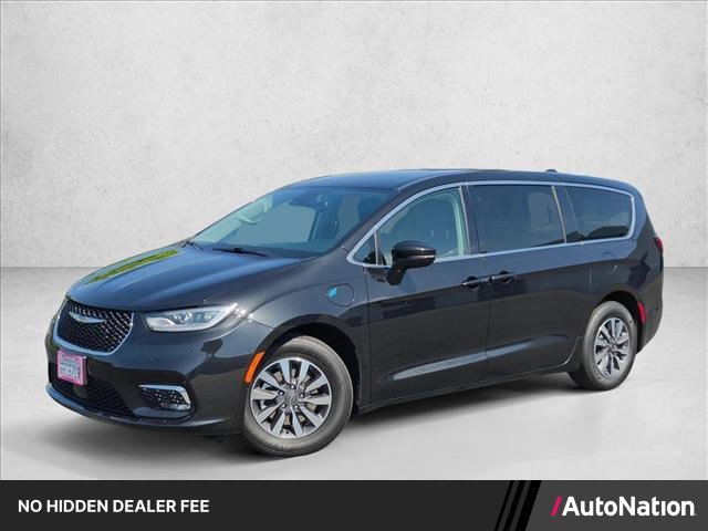 Used 2022 Chrysler Pacifica Touring-L