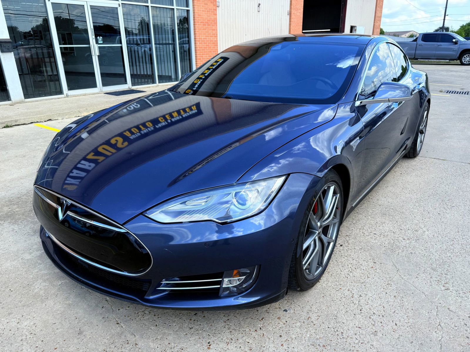 Used 2015 Tesla Model S 90D image 2