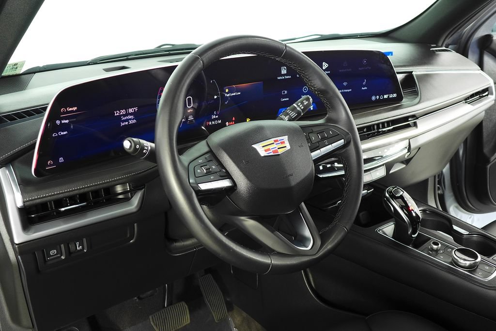 Used 2025 Cadillac XT4 Premium Luxury FWD image 31