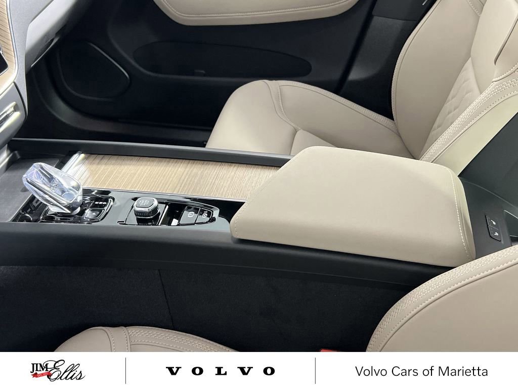 New 2026 Volvo XC60 B5 Plus w/ Protection Package Premier image 19
