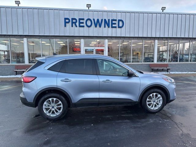 Used 2022 Ford Escape SE w/ Convenience Package image 2