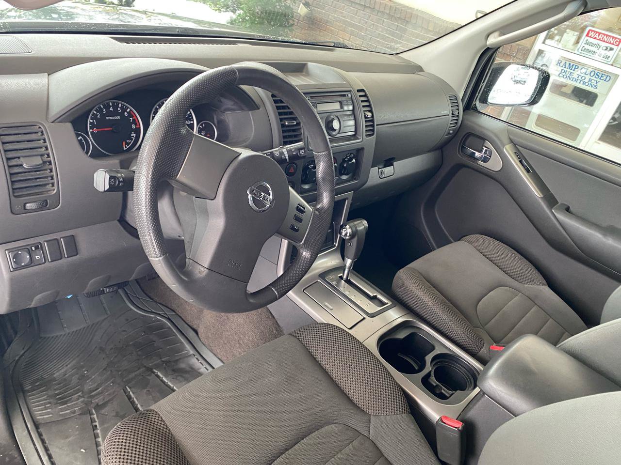 Used 2009 Nissan Pathfinder S RWD image 4