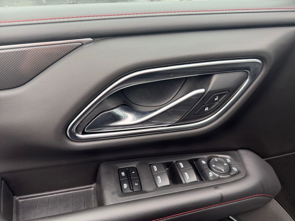 Used 2021 Chevrolet Suburban RST w/ Luxury Package image 18