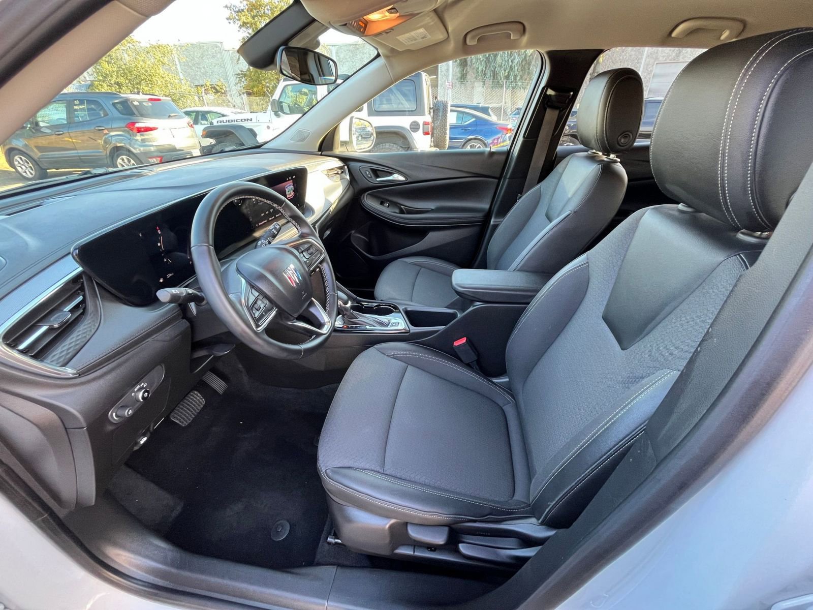 Used 2025 Buick Encore GX Preferred image 24