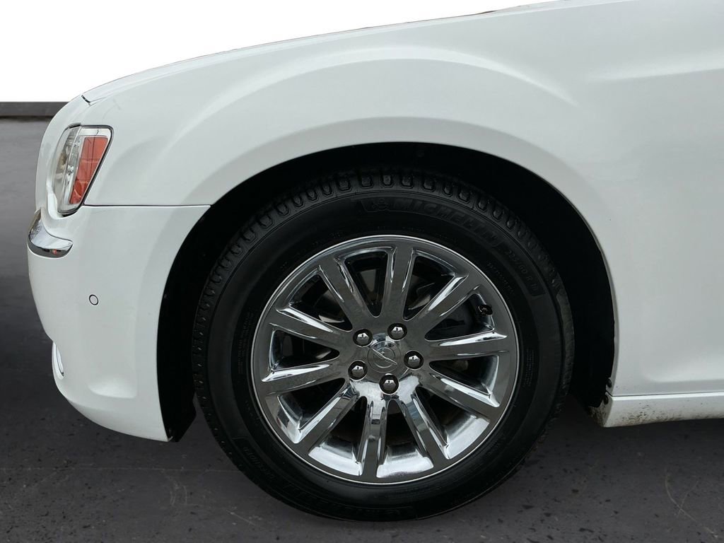 Used 2013 Chrysler 300 C w/ Light Group image 13