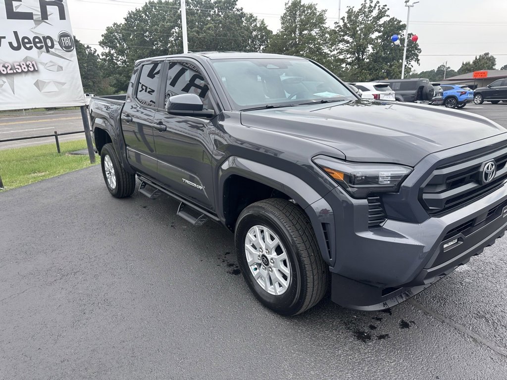 Used 2025 Toyota Tacoma SR5 image 28