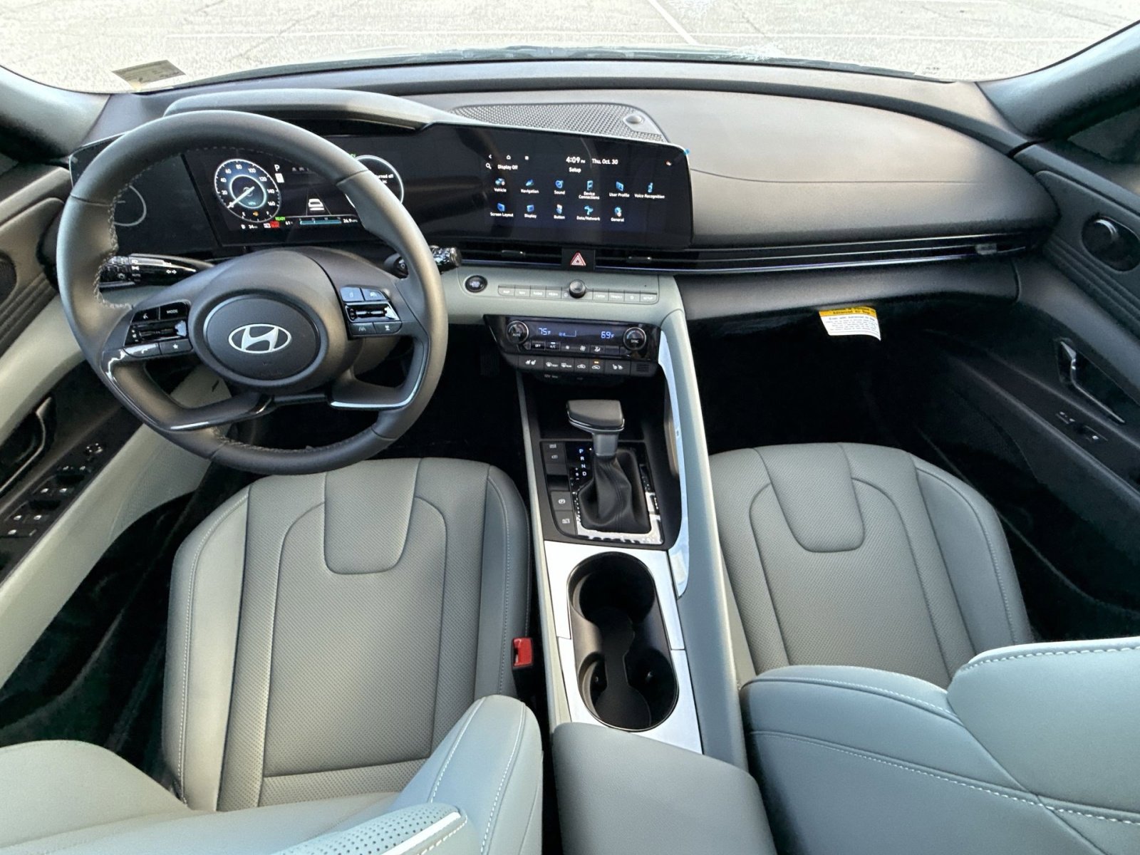 New 2025 Hyundai Elantra Limited image 23