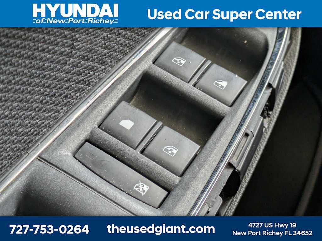 Used 2018 Chevrolet Cruze LT w/ RS Package FWD image 26