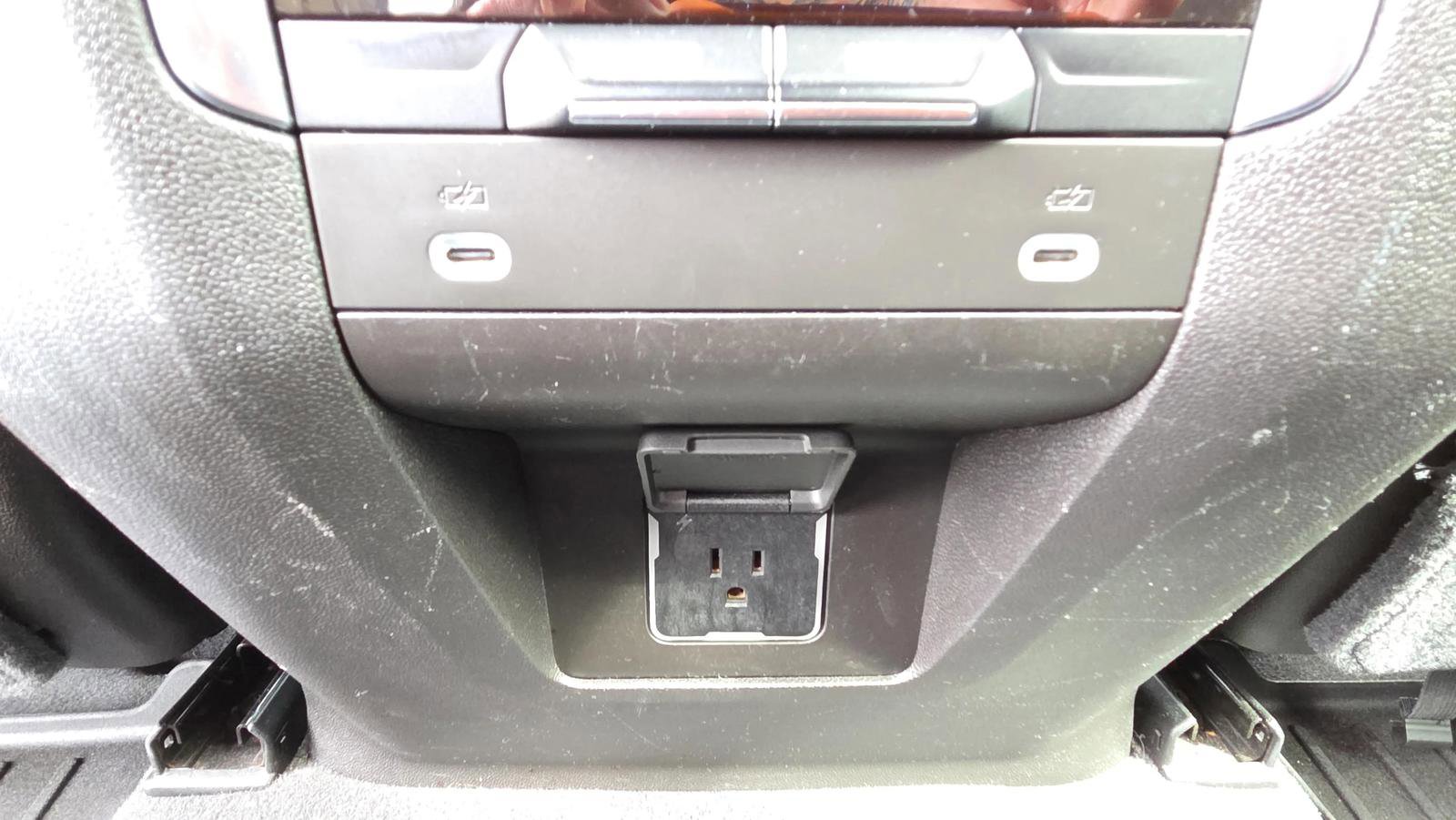 Used 2021 GMC Yukon SLT image 26