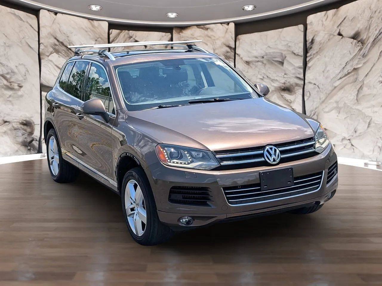 Used 2011 Volkswagen Touareg TDI AWD/4WD image 19