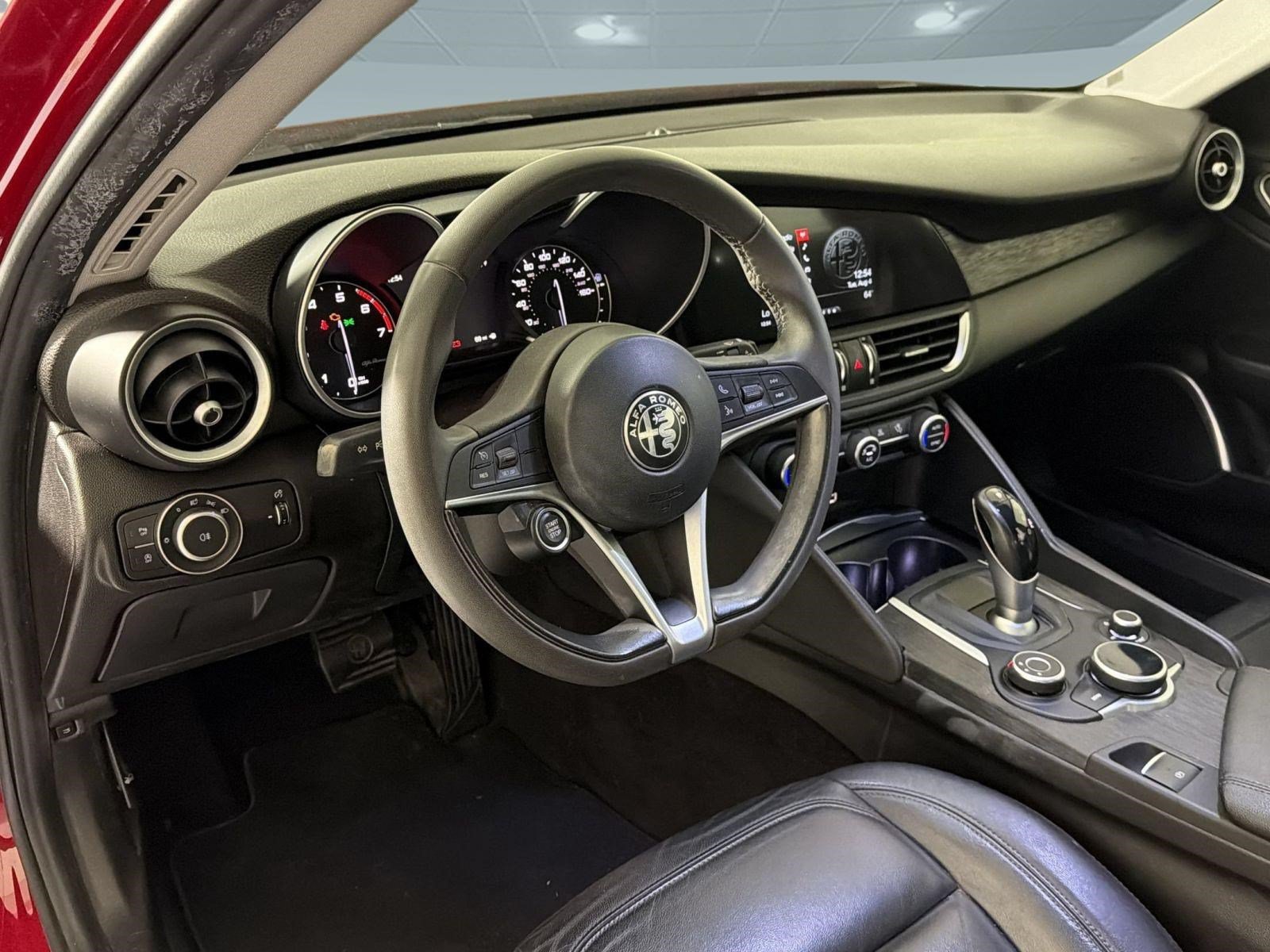 Used 2019 Alfa Romeo Giulia w/ Nero Edizione RWD image 3