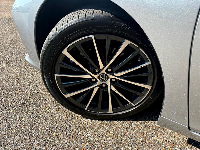 Used 2024 Lexus ES 350 Premium image 31