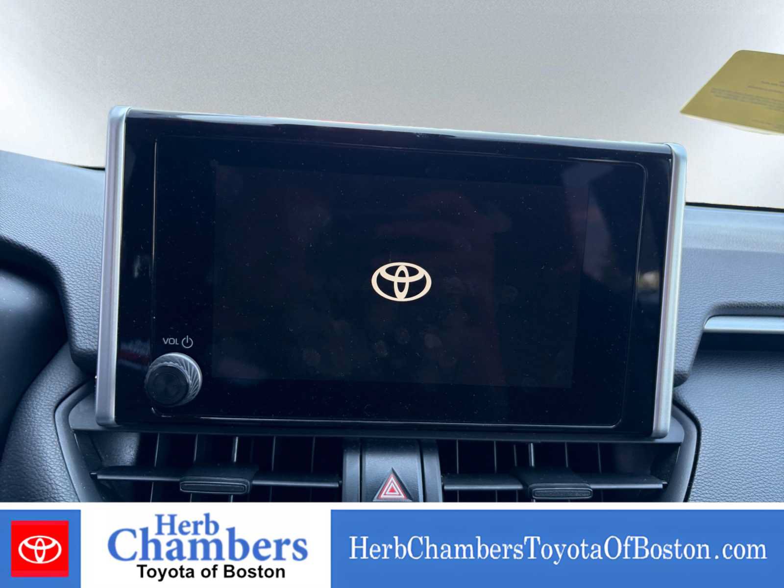 Used 2023 Toyota RAV4 LE AWD/4WD image 15