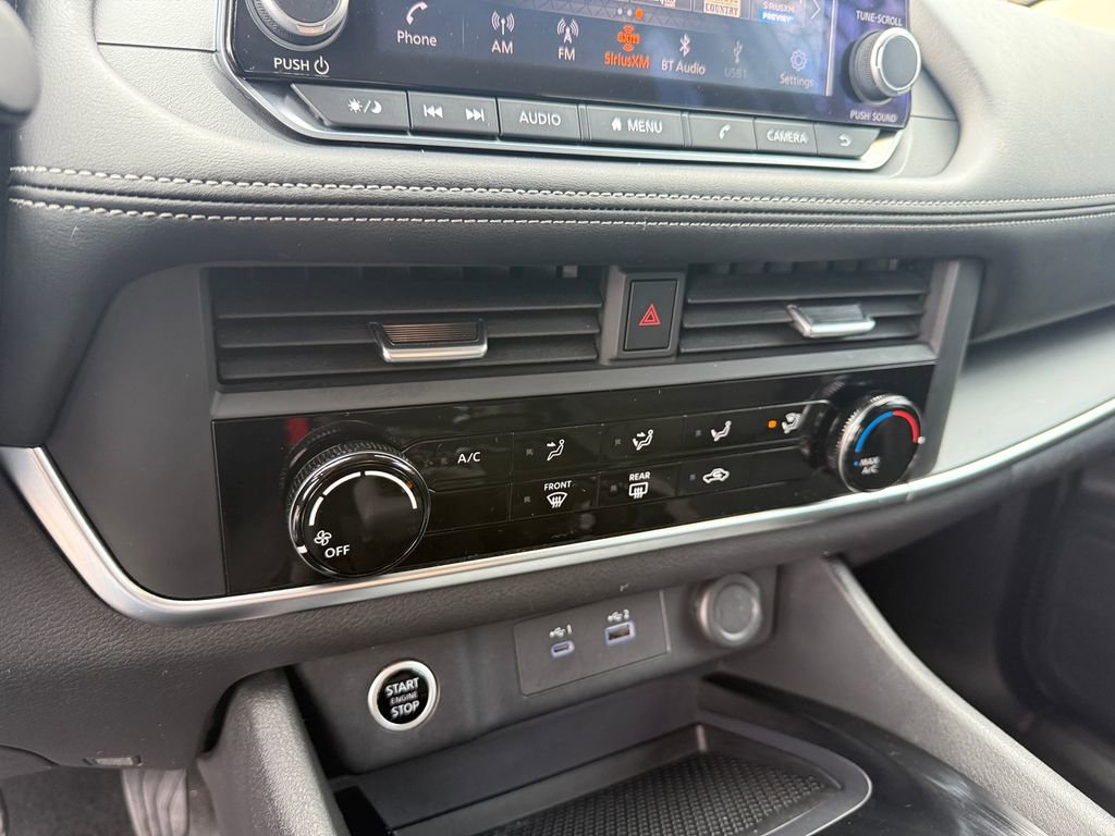 Used 2023 Nissan Rogue S image 18