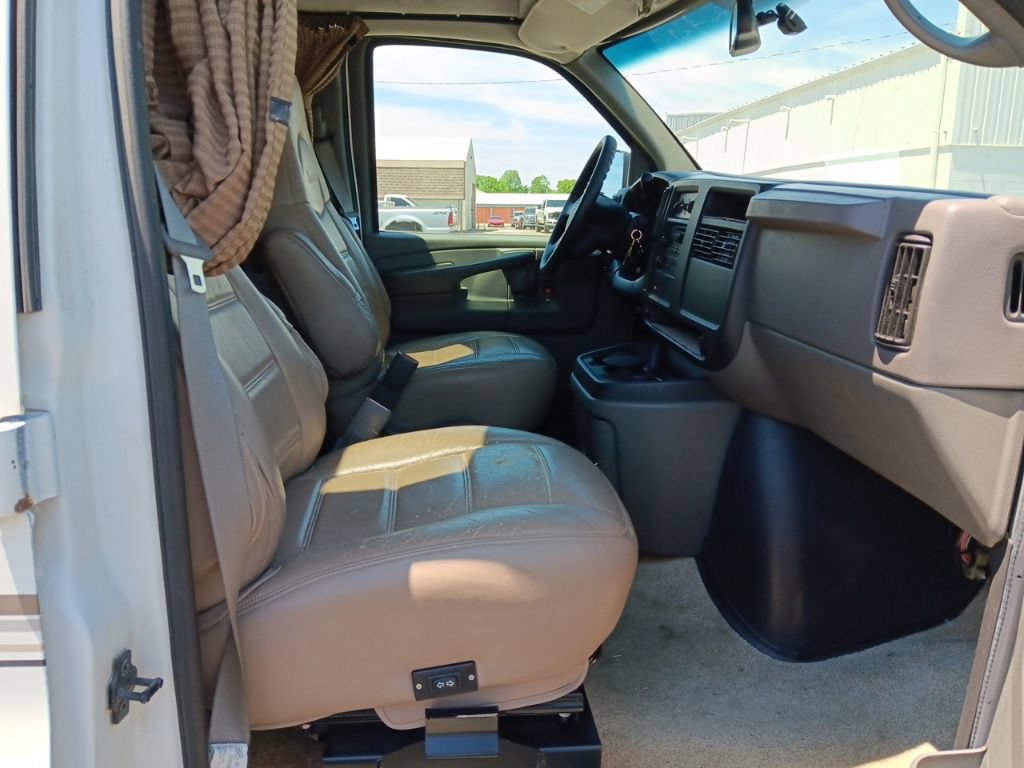 Used 2004 Chevrolet Express 3500 Extended RWD image 33