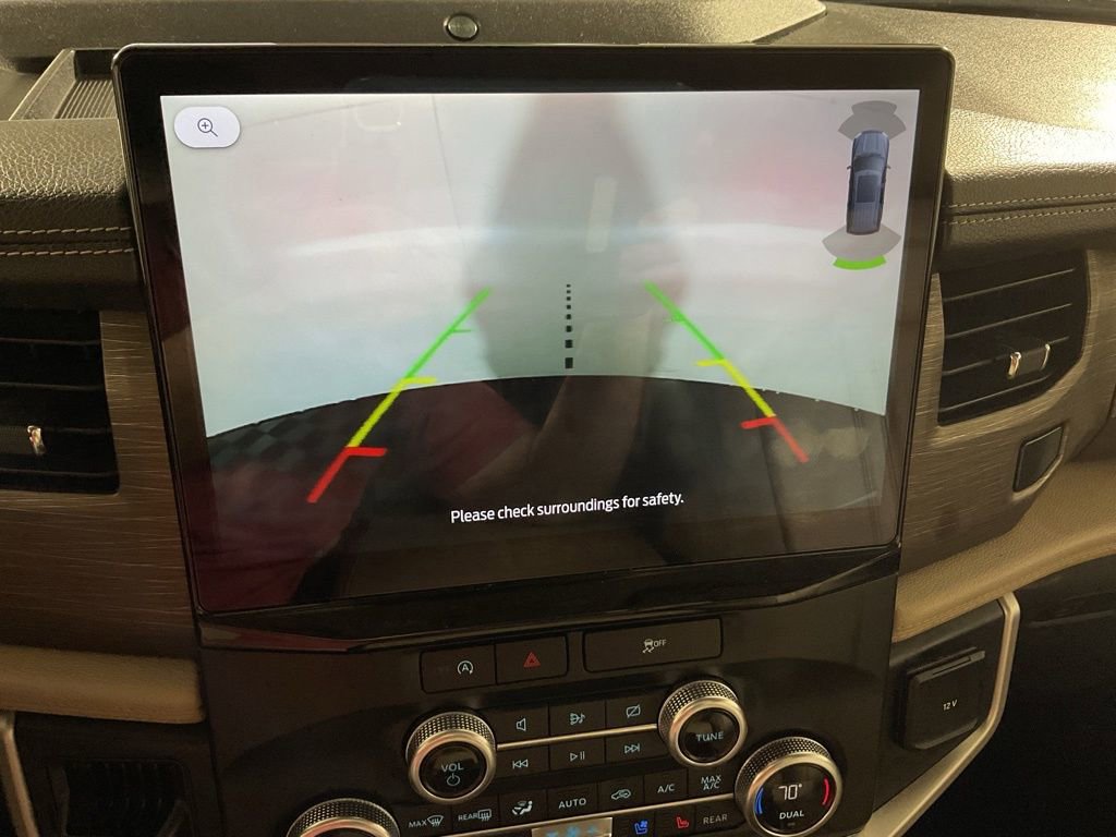 Used 2024 Ford Expedition Limited image 4