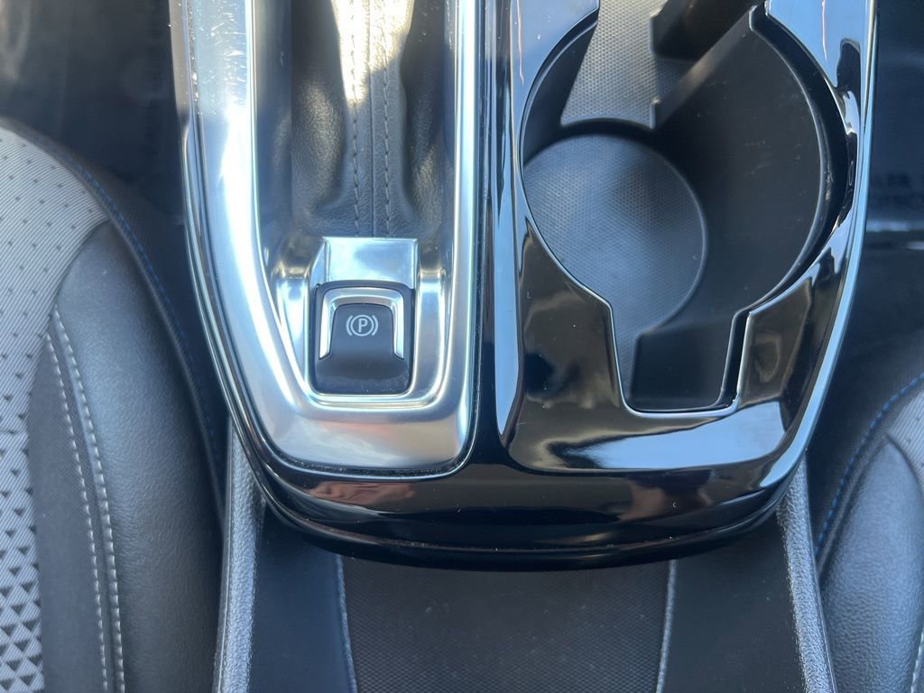 Used 2025 Chevrolet Trax LT FWD image 49