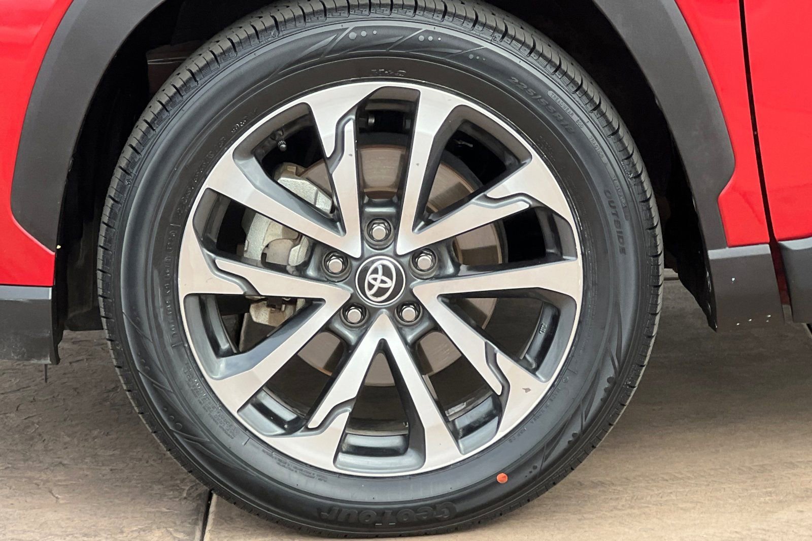 Certified 2023 Toyota Corolla Cross XLE image 34