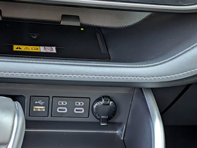 Used 2023 Toyota Highlander XLE image 18