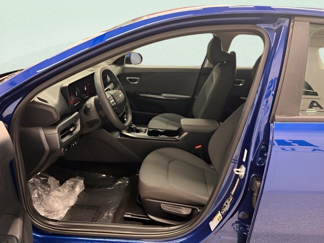 Used 2025 Kia K4 FWD image 14